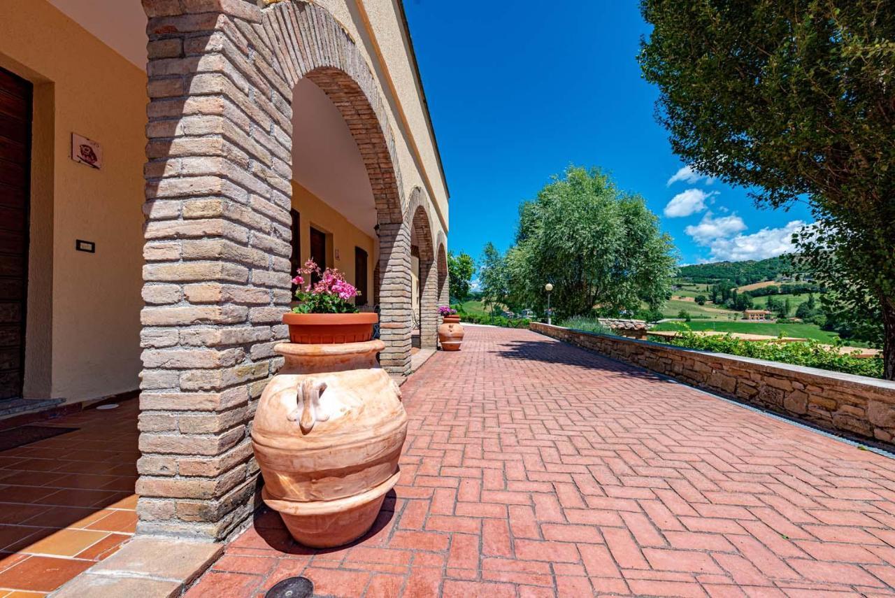 Abadia Farneto Villa Gubbio Bagian luar foto