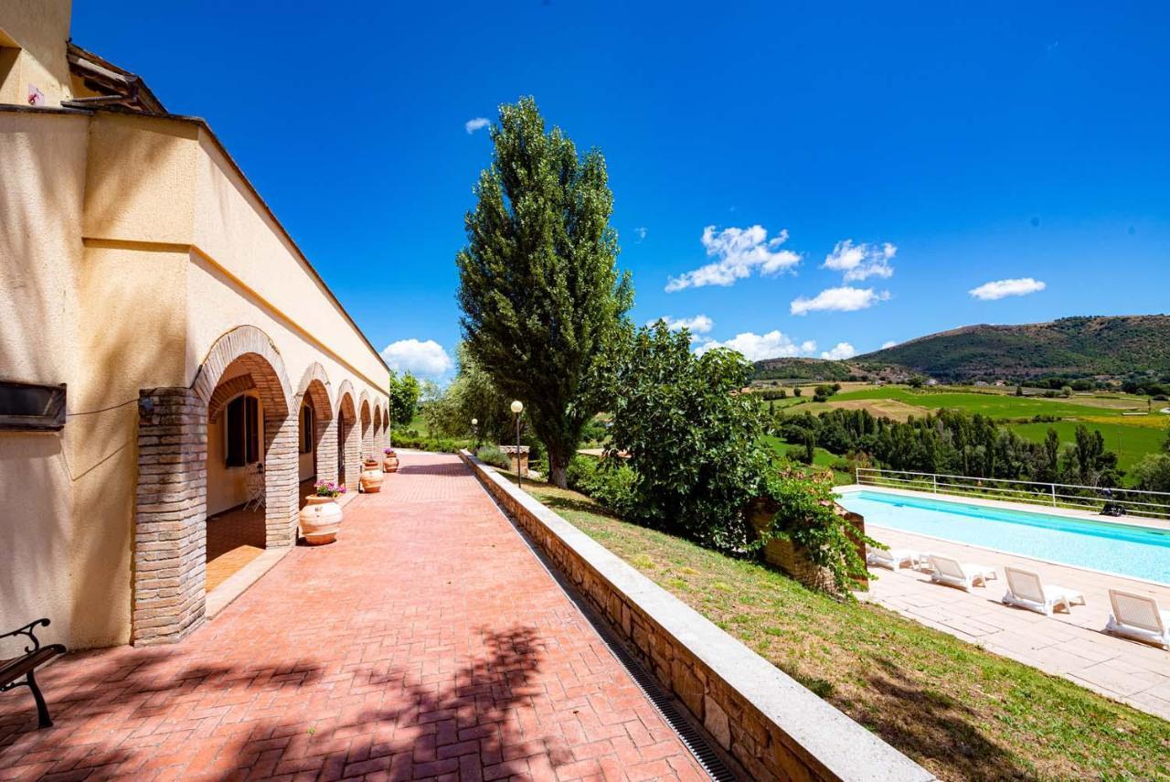 Abadia Farneto Villa Gubbio Bagian luar foto