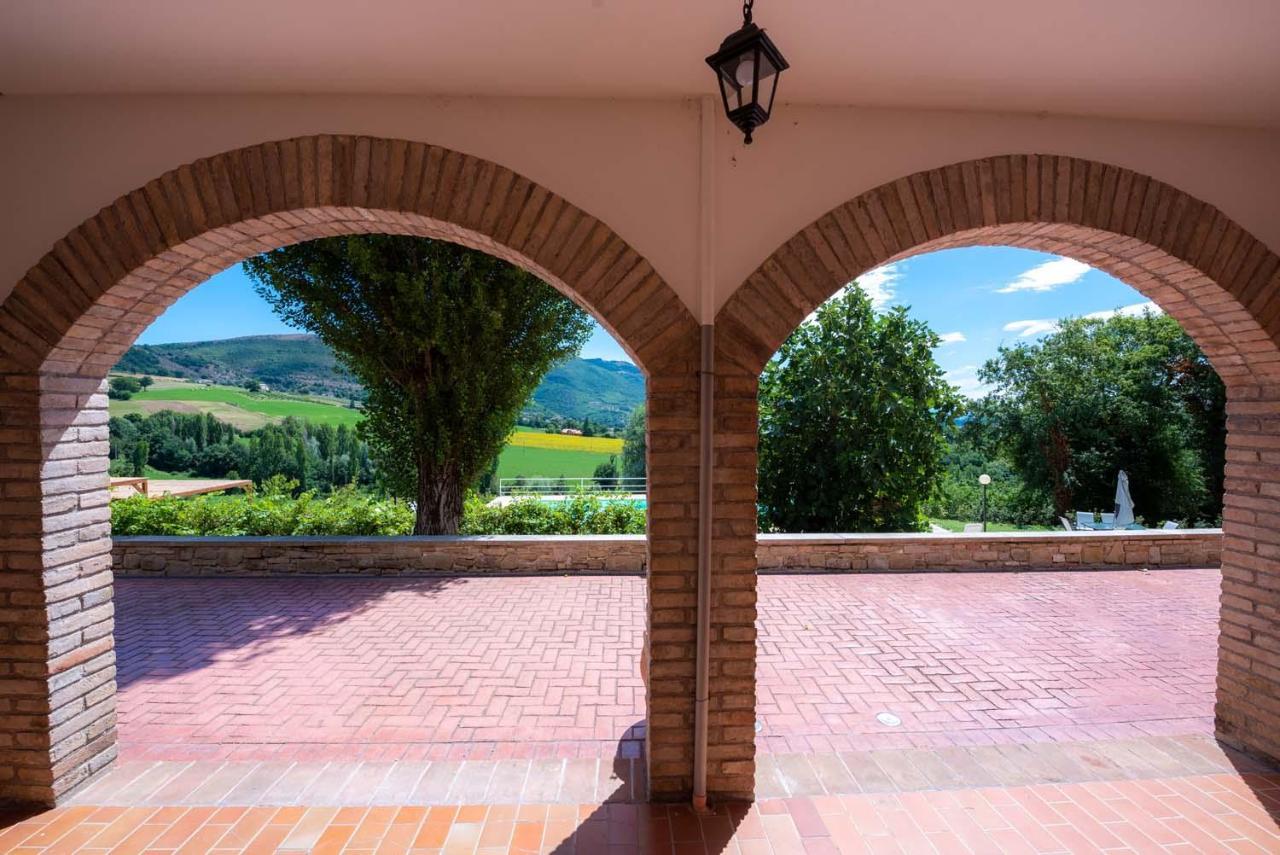 Abadia Farneto Villa Gubbio Bagian luar foto