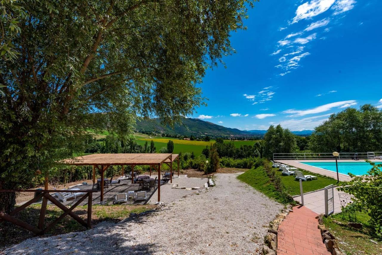 Abadia Farneto Villa Gubbio Bagian luar foto