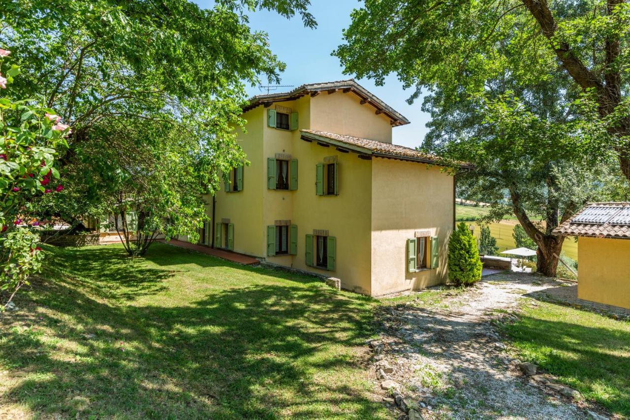Abadia Farneto Villa Gubbio Bagian luar foto