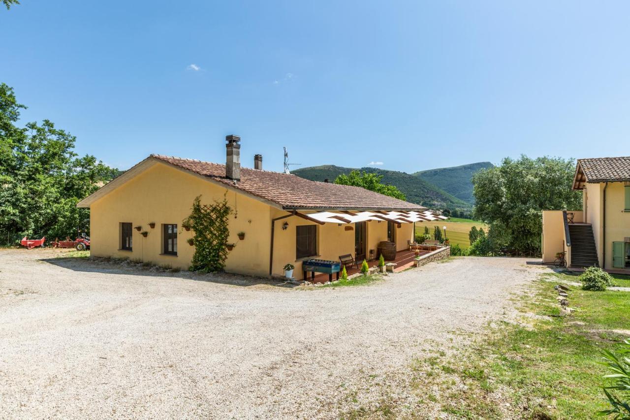 Abadia Farneto Villa Gubbio Bagian luar foto