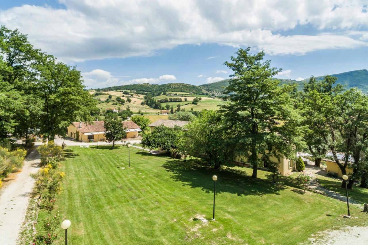 Abadia Farneto Villa Gubbio Bagian luar foto