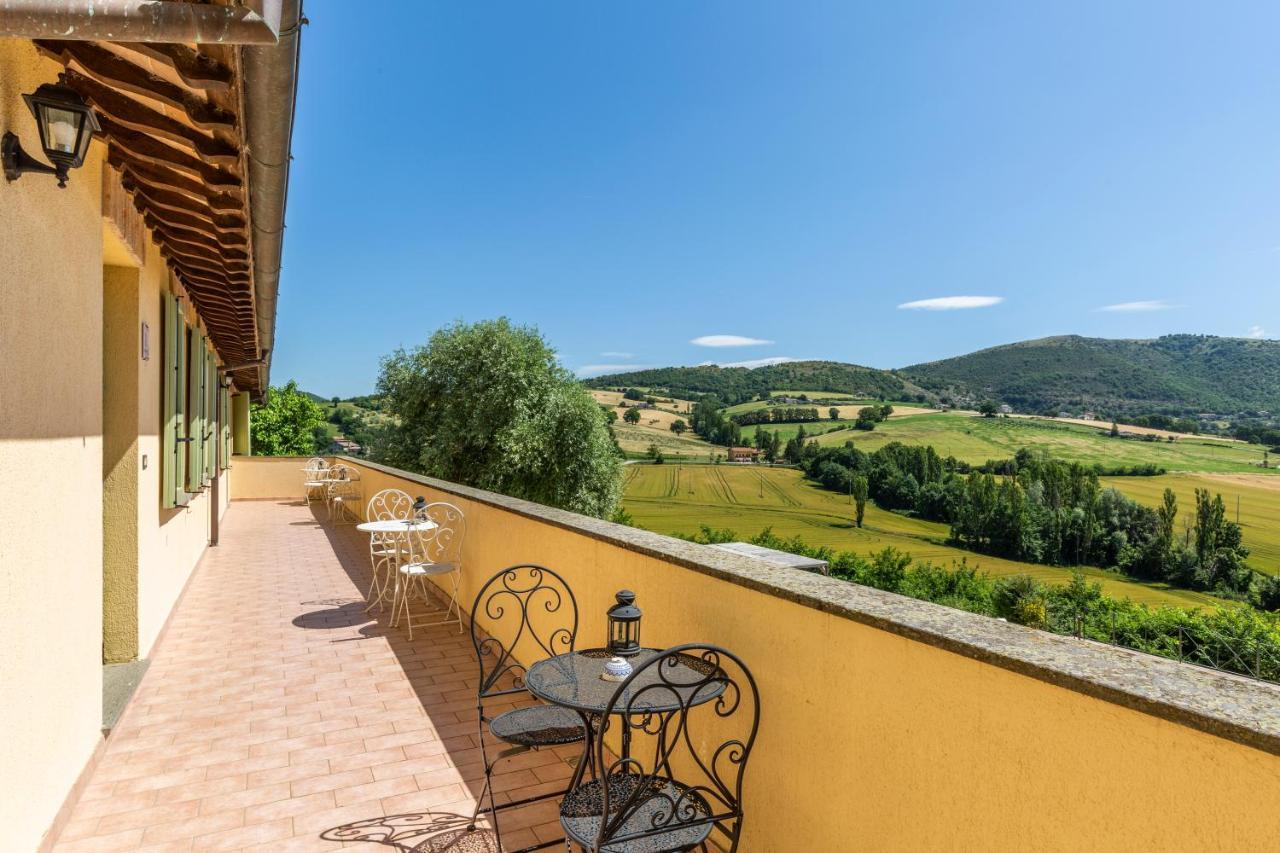 Abadia Farneto Villa Gubbio Bagian luar foto