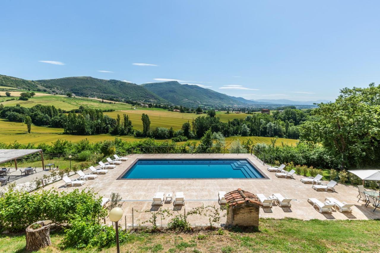 Abadia Farneto Villa Gubbio Bagian luar foto