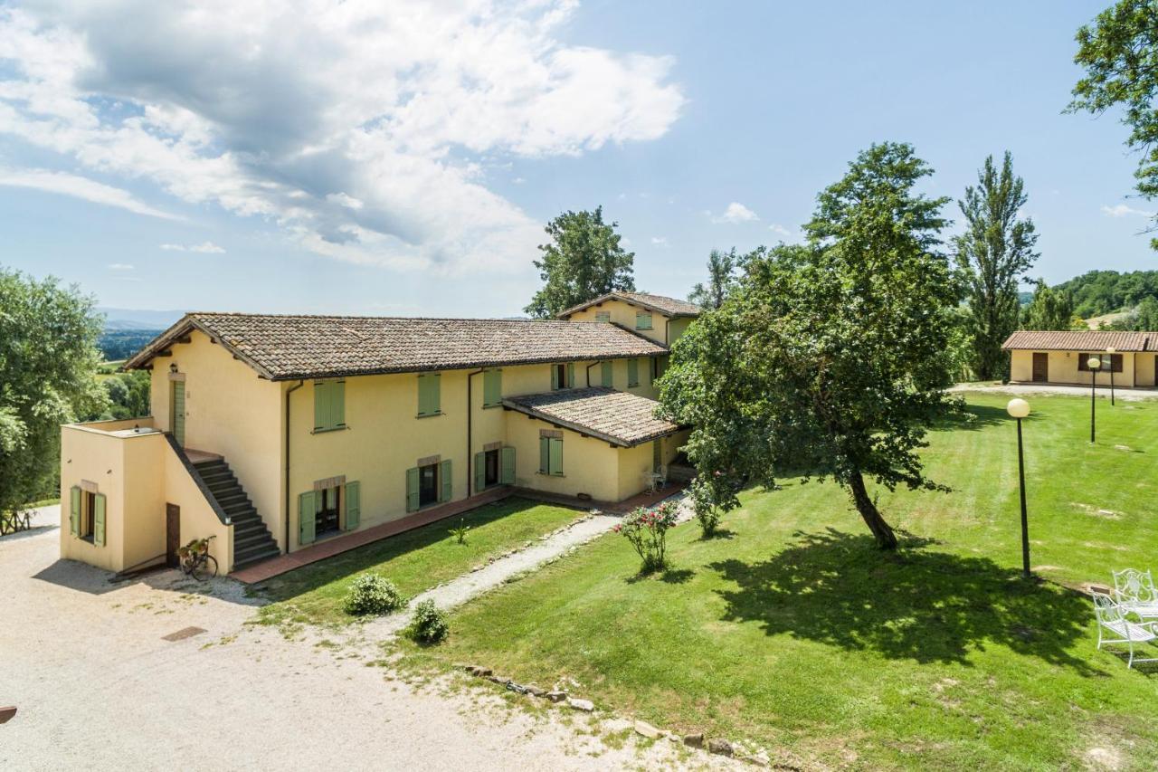 Abadia Farneto Villa Gubbio Bagian luar foto